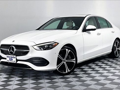 Used 2025 Mercedes-Benz C 300 Sedan image 2