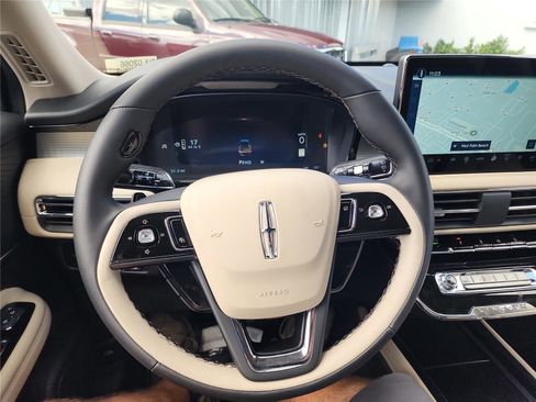 New 2026 Lincoln Corsair Premiere image 35