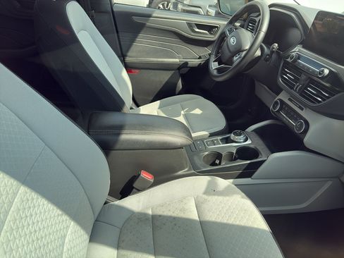 Used 2023 Ford Escape Active FWD image 3