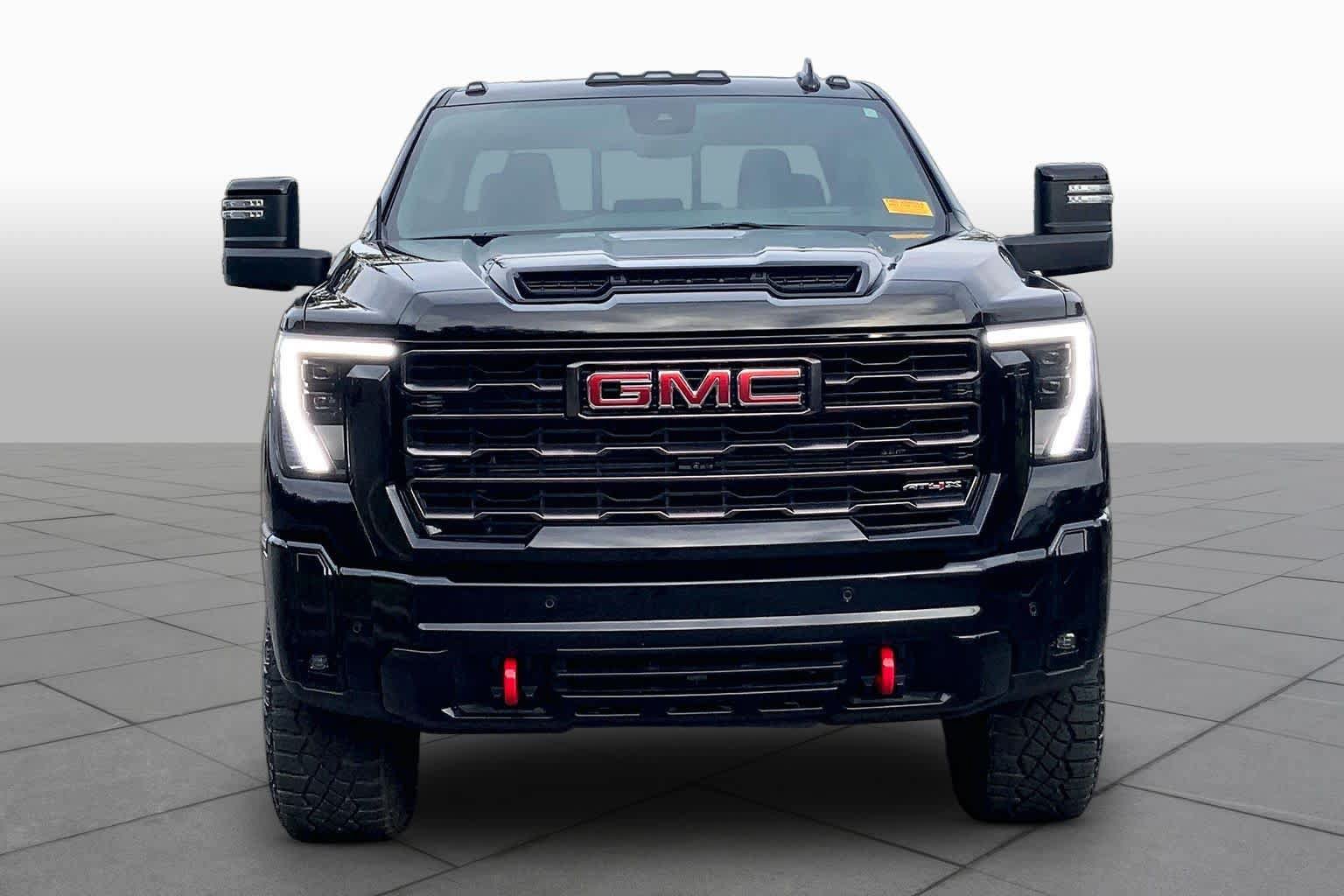 Used 2025 GMC Sierra 2500 AT4X AWD/4WD image 4