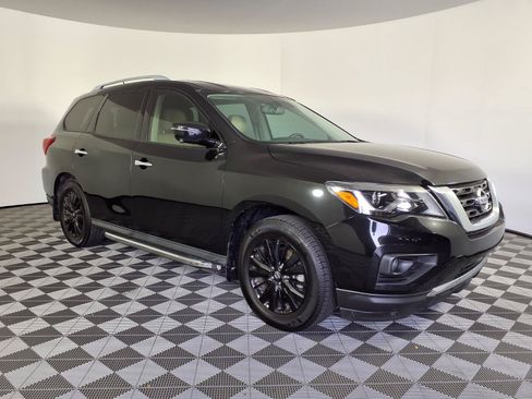 Used 2018 Nissan Pathfinder SL FWD image 3