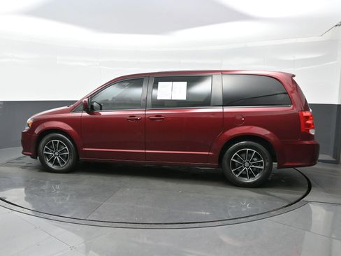 Used 2019 Dodge Grand Caravan GT image 3