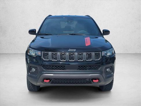 Used 2024 Jeep Compass Trailhawk AWD/4WD image 2