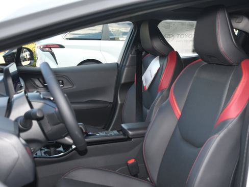 New 2026 Toyota Prius Plug-In Hybrid FWD image 7