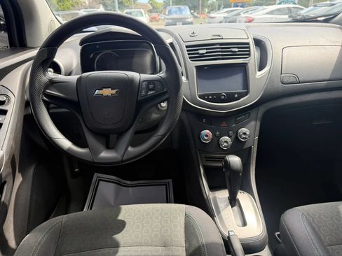 Used 2016 Chevrolet Trax LS FWD image 11