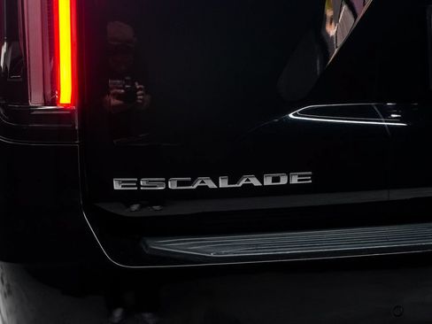 Used 2023 Cadillac Escalade V AWD/4WD image 22