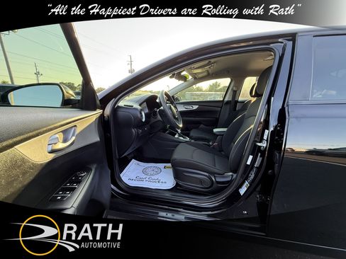 Used 2024 Kia Forte LX image 11