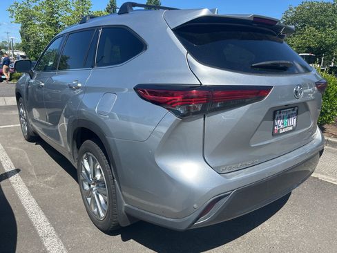 Used 2021 Toyota Highlander Limited AWD/4WD image 5