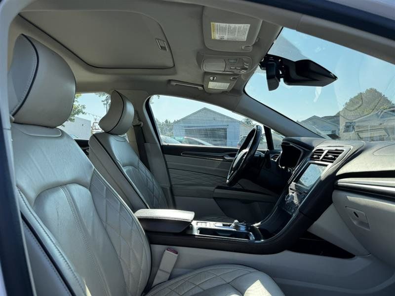 Used 2017 Ford Fusion Platinum AWD/4WD image 16