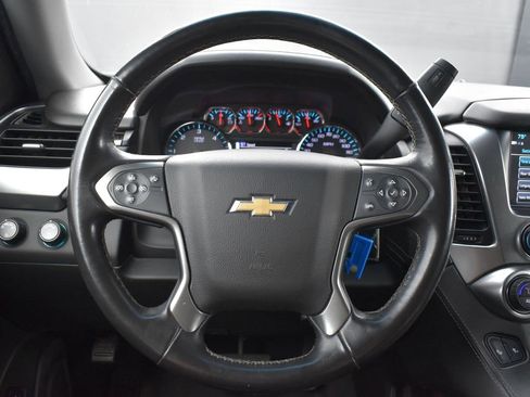 Used 2020 Chevrolet Suburban LT image 14