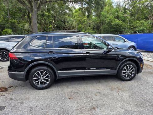 Used 2020 Volkswagen Tiguan SE FWD image 2