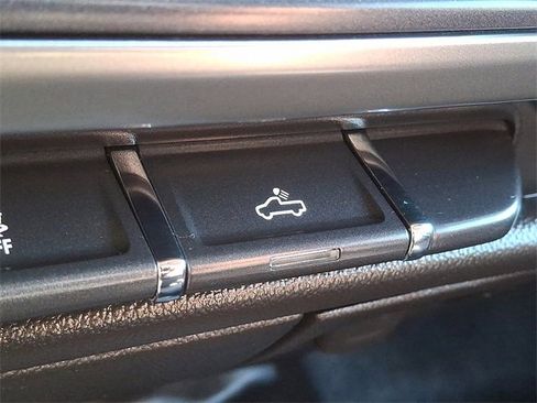 Used 2019 Chevrolet Silverado 1500 LT image 25