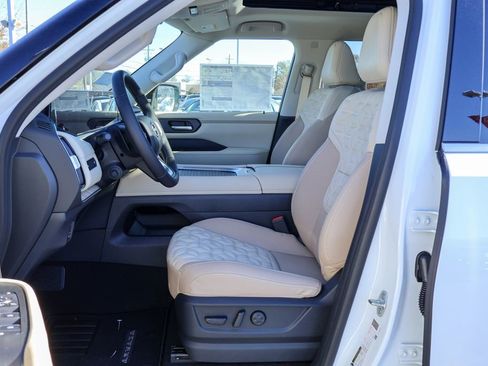 New 2026 Nissan Armada Platinum image 7
