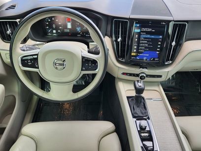Used 2018 Volvo XC60 T5 Inscription w/ Convenience Package