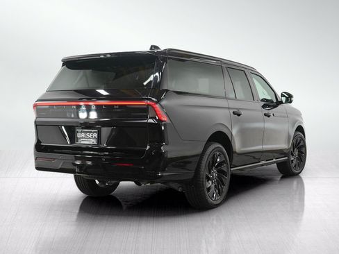 Used 2025 Lincoln Navigator L Reserve w/ Jet Appearance Package AWD/4WD image 5