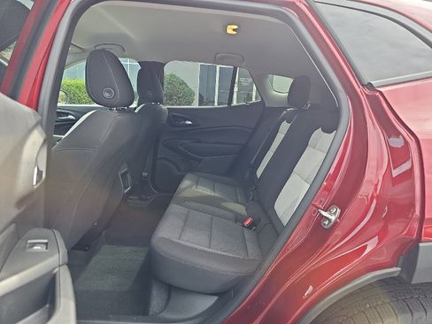 Used 2025 Chevrolet Trax LS image 7