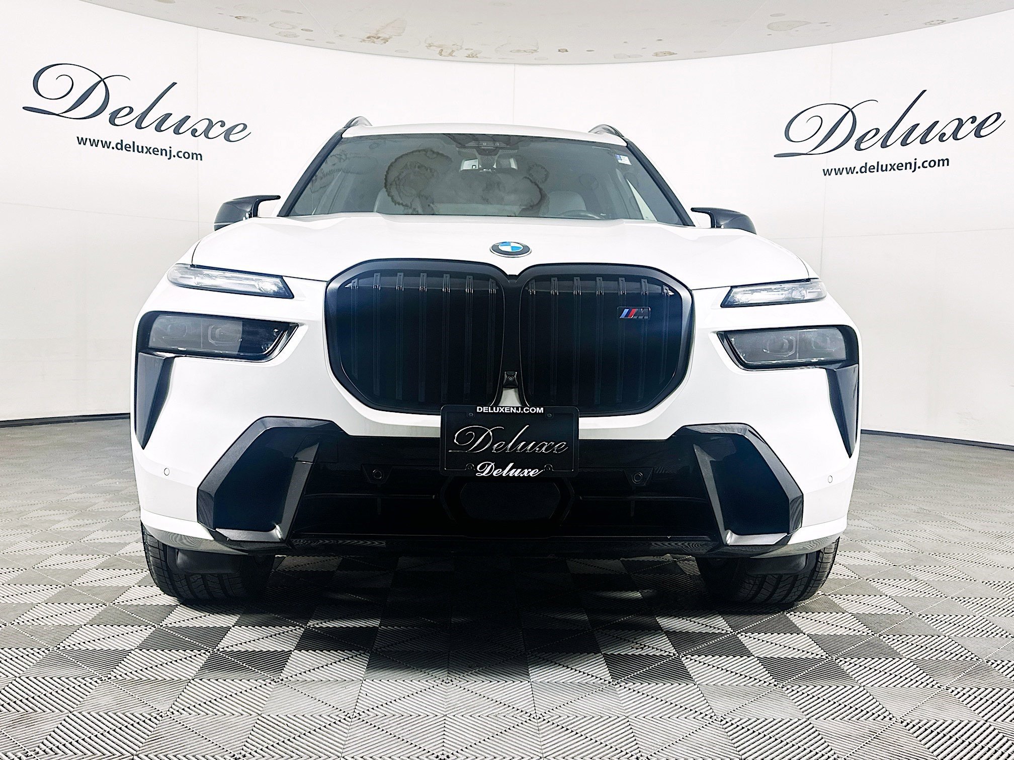 Used 2024 BMW X7 M60i w/ Executive Package AWD/4WD image 2