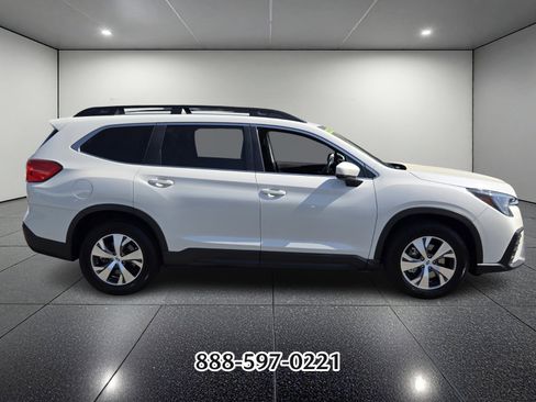 Used 2024 Subaru Ascent Premium w/ Convenience Package image 6