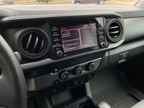 Used 2021 Toyota Tacoma SR w/ SR Convenience Package image 17