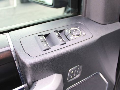 Used 2018 Ford F150 Platinum w/ Technology Package AWD/4WD image 22
