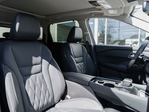 New 2026 Nissan Rogue Platinum image 29