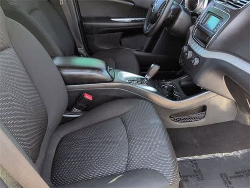 Used 2019 Dodge Journey SE w/ Blacktop Package image 22