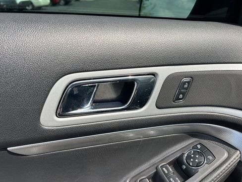 Used 2014 Ford Explorer XLT w/ Equipment Group 202A image 25