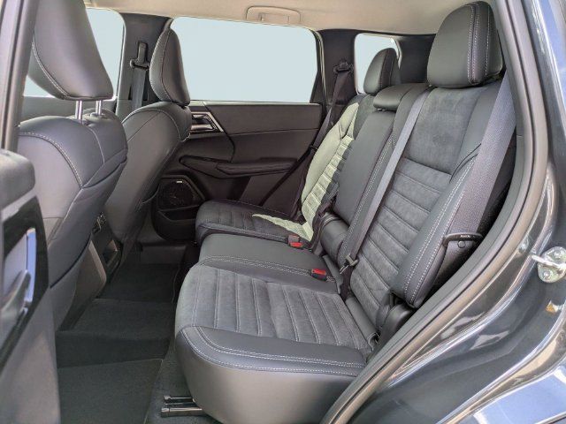 New 2026 Mitsubishi Outlander SE FWD image 15