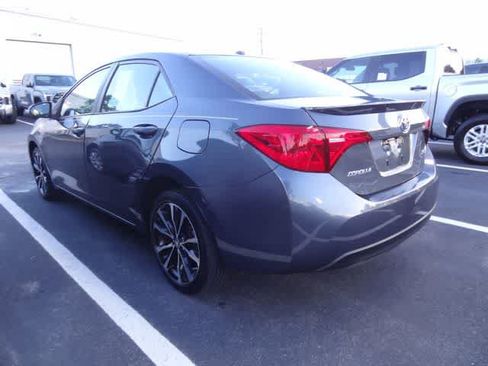 Used 2018 Toyota Corolla SE w/ Carpet Mat Package (TMS) FWD image 7