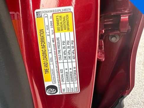 Used 2023 Chevrolet Equinox LT FWD image 13