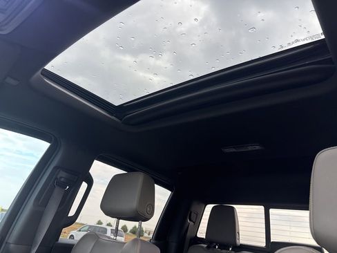 Used 2022 Chevrolet Silverado 1500 ZR2 w/ Technology Package image 36