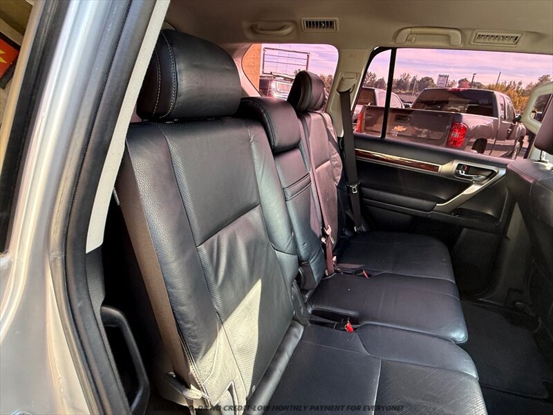 Used 2010 Lexus GX 460 w/ Convenience Pkg AWD/4WD image 20