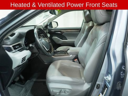 Used 2023 Toyota Highlander Limited AWD/4WD image 13