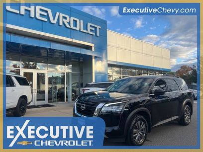 Used 2022 Nissan Pathfinder SV