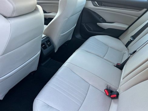 Used 2018 Honda Accord Touring image 14