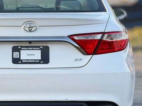 Used 2016 Toyota Camry SE image 14