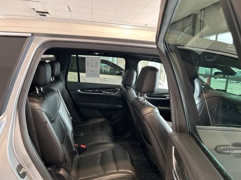 Used 2020 Cadillac XT6 Premium Luxury image 19