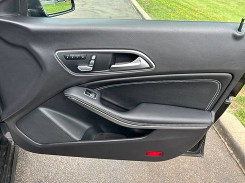 Used 2019 Mercedes-Benz CLA 250 4MATIC image 47
