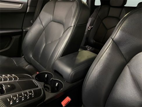 Used 2017 Porsche Macan GTS w/ Premium Package Plus image 52