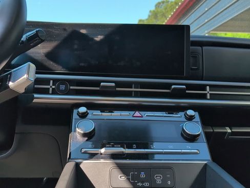 Used 2025 Hyundai Santa Fe SEL image 10