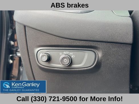 Used 2019 Chevrolet Equinox LS AWD/4WD image 29