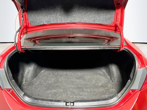 Used 2018 Toyota Corolla SE image 33