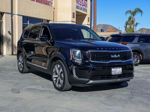 Used 2022 Kia Telluride S image 2