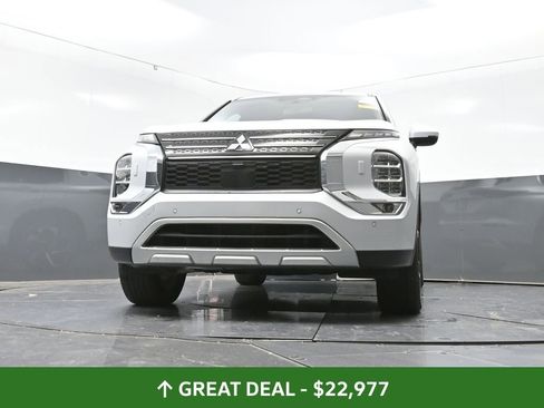 Used 2024 Mitsubishi Outlander SE image 54