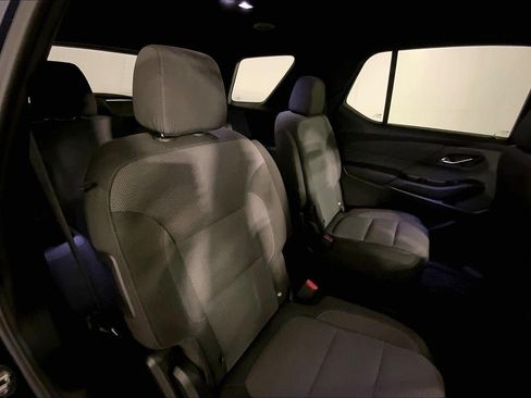 Used 2023 Chevrolet Traverse LT FWD image 23