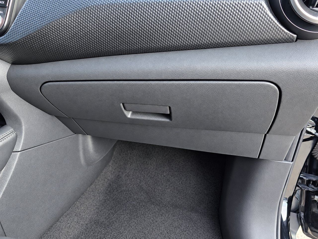 Used 2023 Nissan Kicks SV FWD image 32