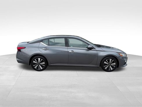 Used 2022 Nissan Altima 2.5 SV FWD image 7
