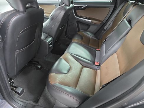 Used 2016 Volvo XC60 T5 Premier w/ Proximity Package FWD image 24