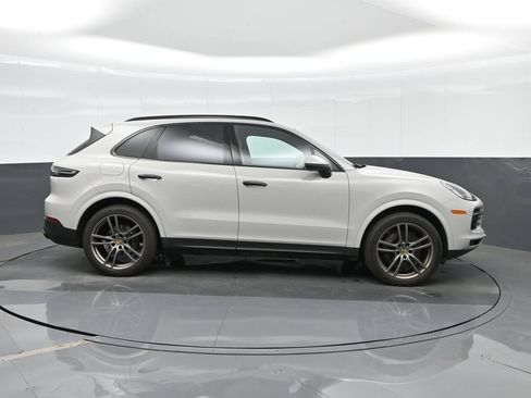 Certified 2023 Porsche Cayenne Platinum Edition AWD/4WD image 10