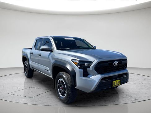Certified 2024 Toyota Tacoma TRD Off-Road AWD/4WD image 1